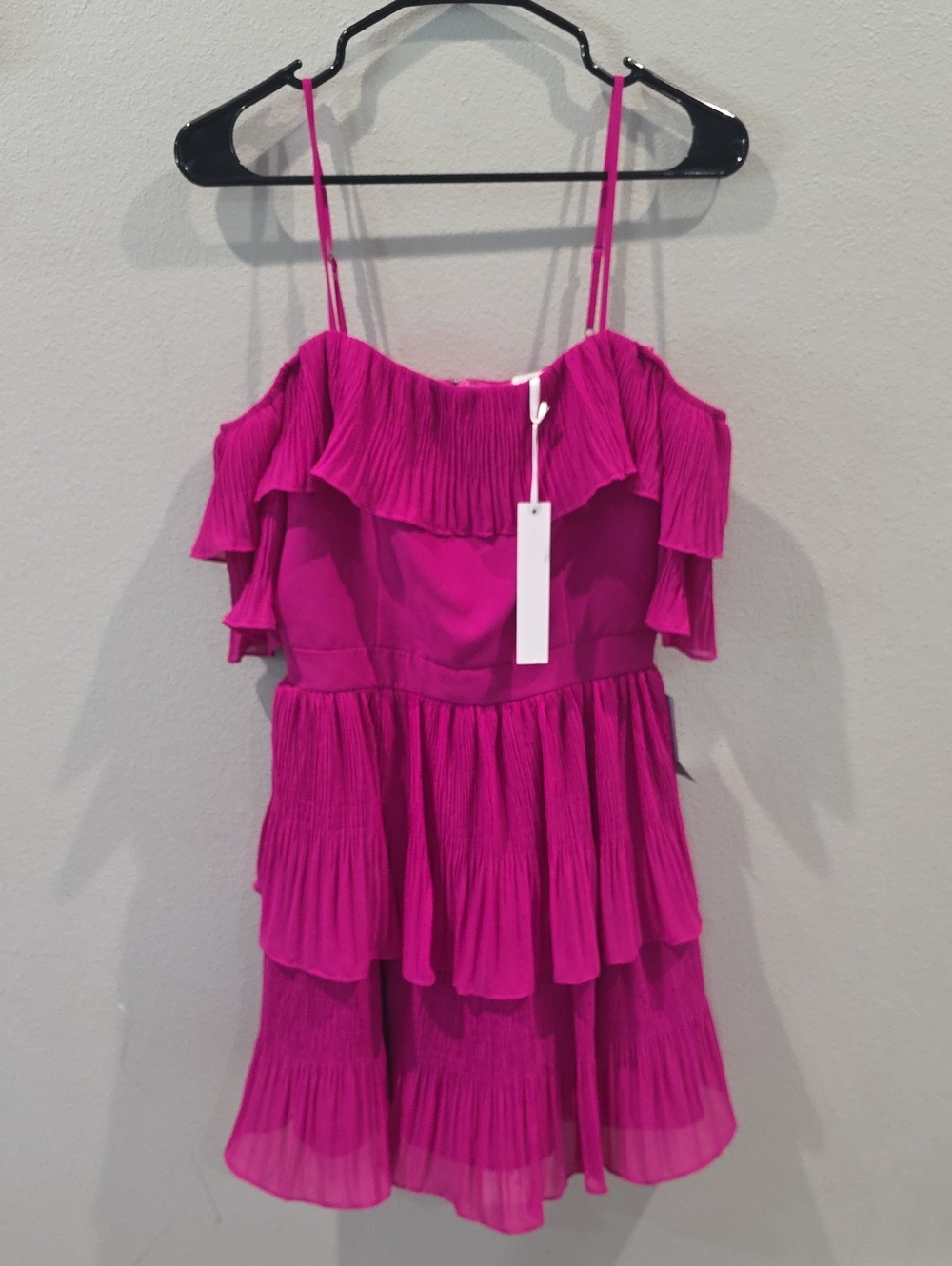 NWT Adelyn Rae Fuchsia Tiered Ruffle Spaghetti Strap Dress